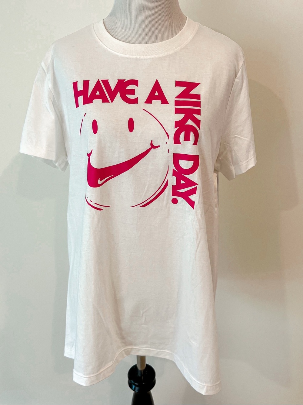 NWT Nike Have a Nike Day White and Hot Pink Graphic Tee Shirt Womens Sz XL